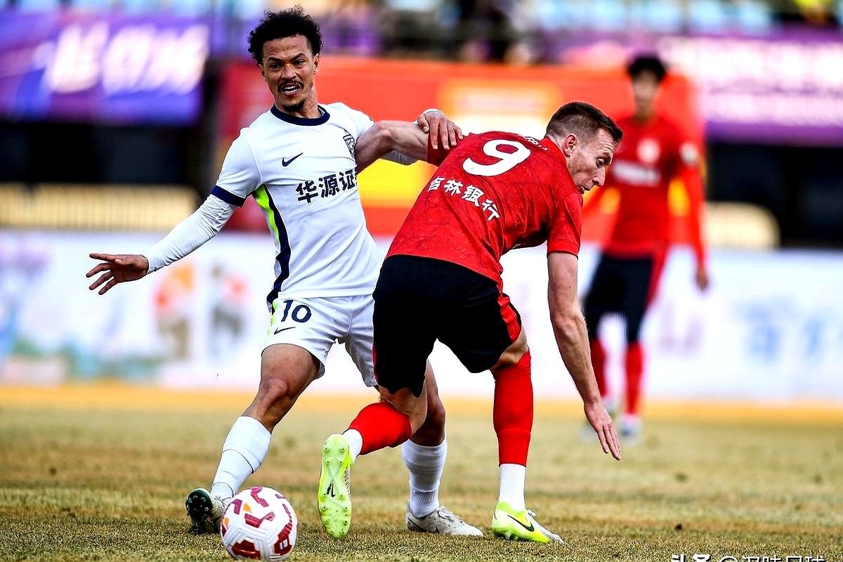 乐鱼体育app-武汉三镇迎CBA季后赛关键赛，今晨篮板制胜，话题不断，细节决定成败(cba前场篮板榜历史排名)