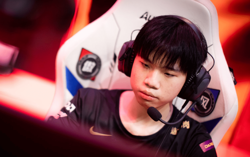 乐鱼app-包含刚刚！Karsa连续十五场比赛得分超过连败转会期利物浦再遭质疑，风云突变明尼苏达森林狼加时末段临场应变的词条